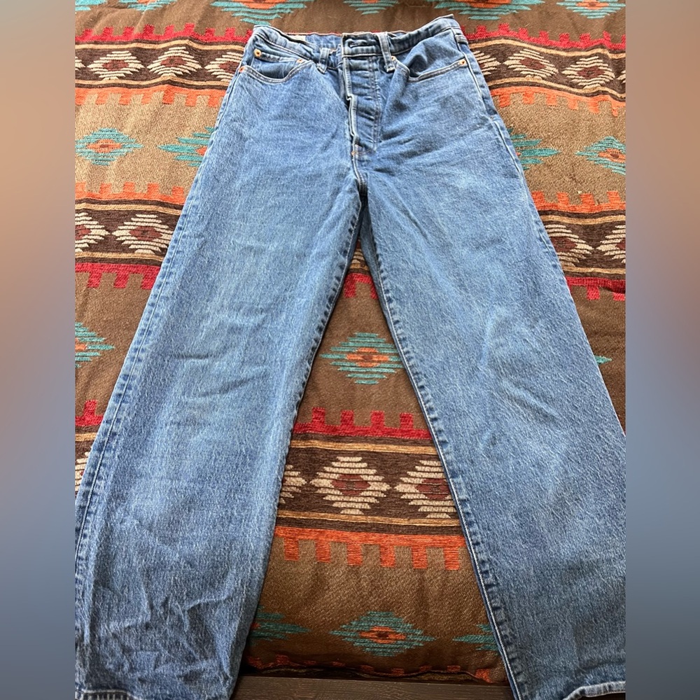 Levi's High Rise Blue Jeans - Picture 4 of 4